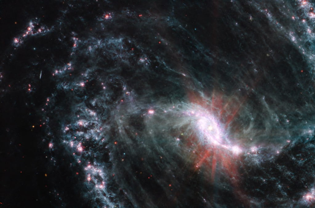 کهکشان مارپیچی NGC 1365